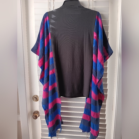 Upcycled Michael Jackson Graphic T-Shirt Poncho - Picture 4 of 7